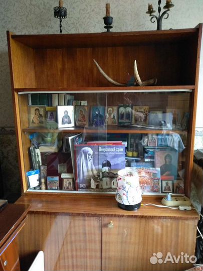 Книжный шкаф сервант