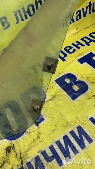 Стекло двери переднее правое Renault Logan