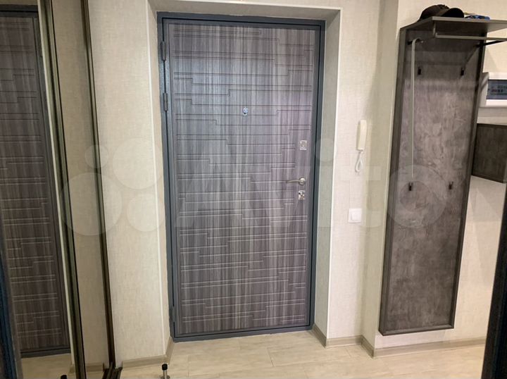 1-к. квартира, 42 м², 8/27 эт.