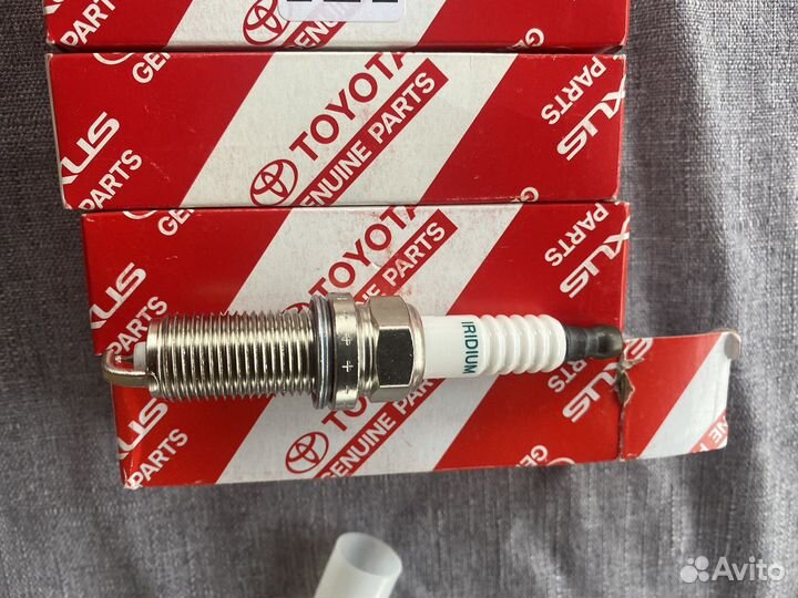 Продам свечи на Toyota