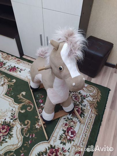 Лошадь качалка