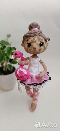 Игрушка вязаная кукла балерина