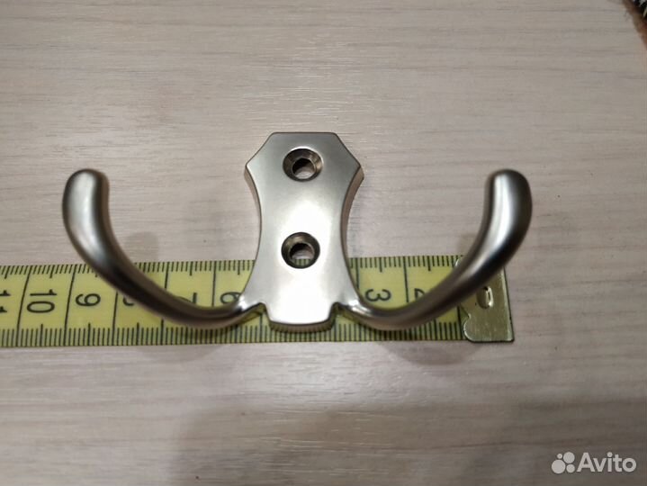 Мебельный крючок двухрожковый, матовый никель