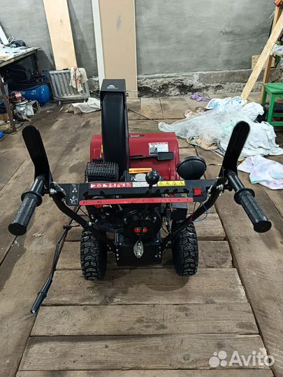 Снегоуборщик бензиновый самоходный бу