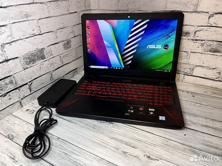 Игровой ноутбук Asus GTX1060/i5/SSD