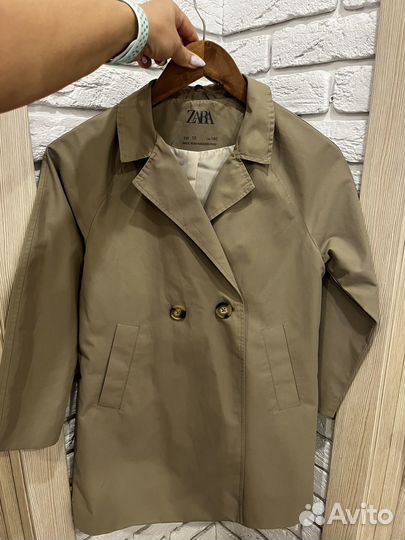 Плащ для девочки zara 140