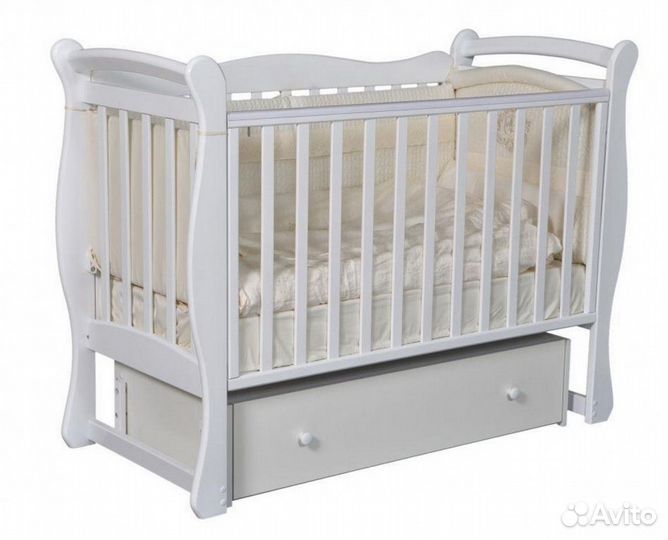 Детская кровать-маятник 