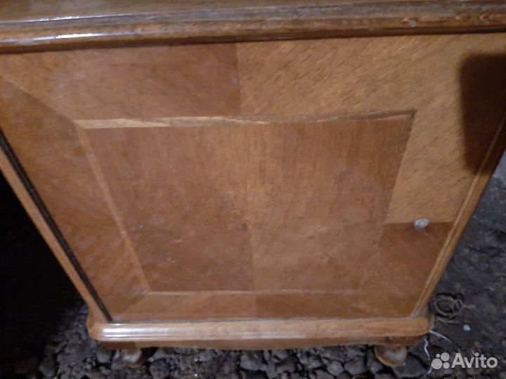 Тумбочка антиквариат