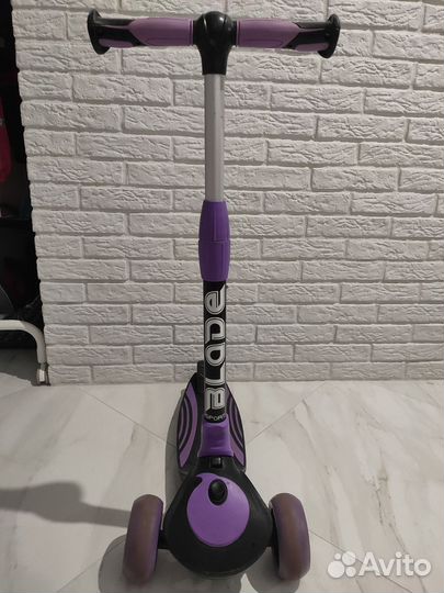 Самокат со светящимися колёсами Blade Sport V2