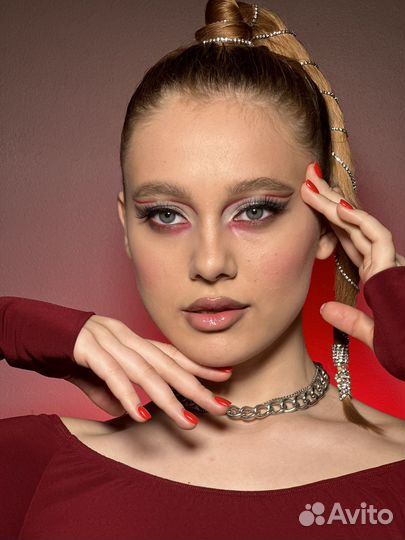 Бровист визажист