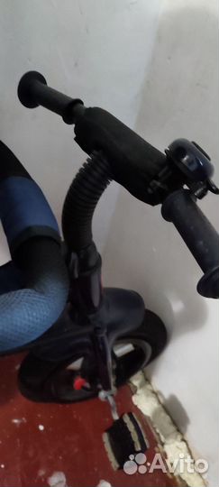 Трехколесный велосипед с родительской ручкой