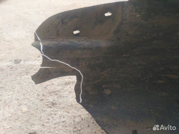 Подкрылок задний левый Volkswagen Passat B5+