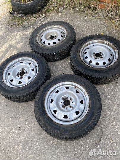 Колеса в сборе зимние шипованые 175 70 14