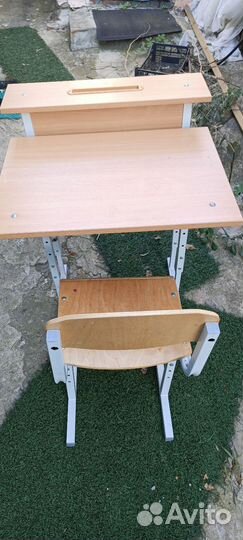Растущая парта со стулом дэми