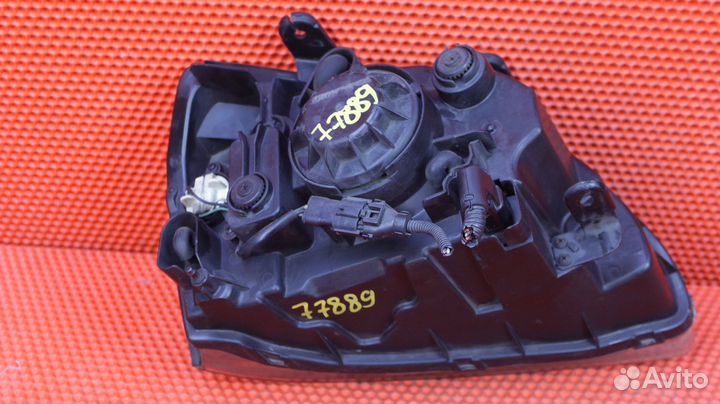 Фара левая Kia Carens FJ G4GC 0K2FA-51020L