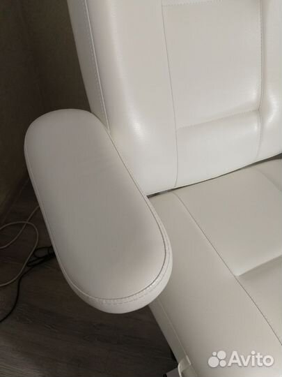 Педикюрное кресло с электроприводом