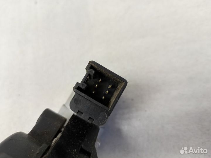 Стеклоподъемник электрический задний правый