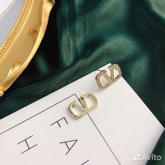 Серьги valentino