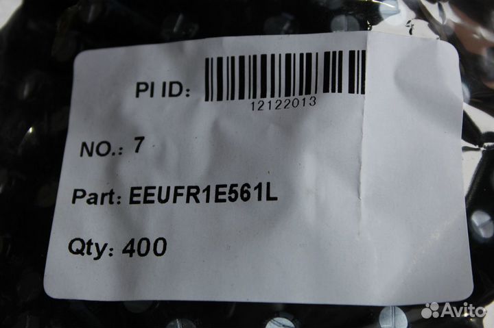 Eeufr1E561L конденсатор