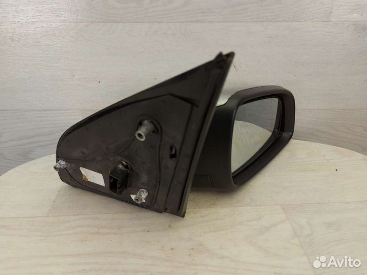 Зеркало правое Opel Astra H 2004-2007