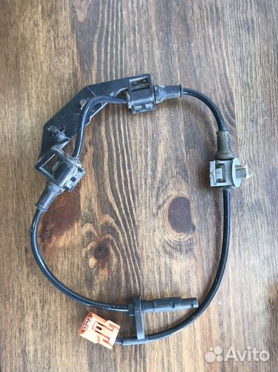Задний правый датчик abs honda cr-v 2 2002-2006