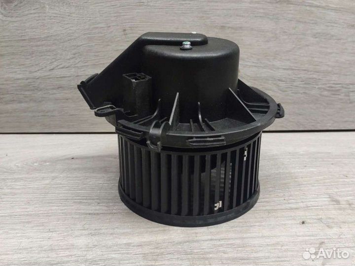 Моторчик печки Mercedes Sprinter W906