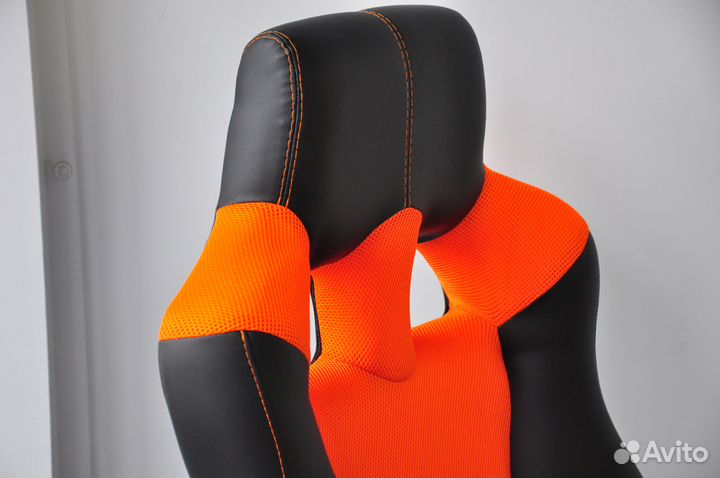 Компьютерное кресло 