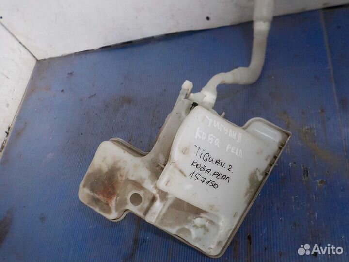 Бачок стеклоомывателя Volkswagen tiguan