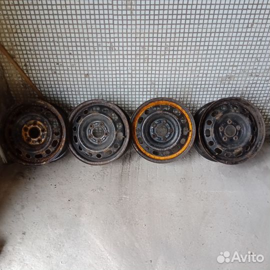 Автомобильные диски r15