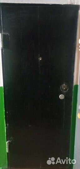 Дверь входная металлическая б/у и деревянная