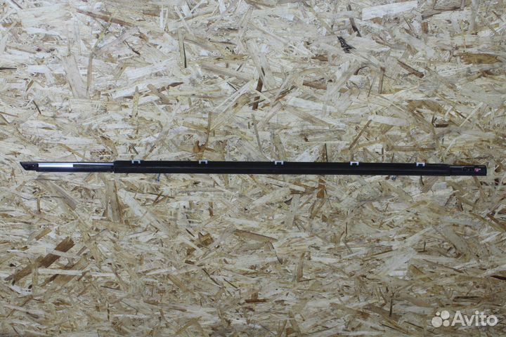 Бархотка стекла наружная передняя Kia Ceed 3