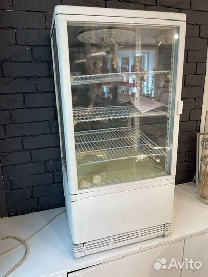 Кондитерская витрина