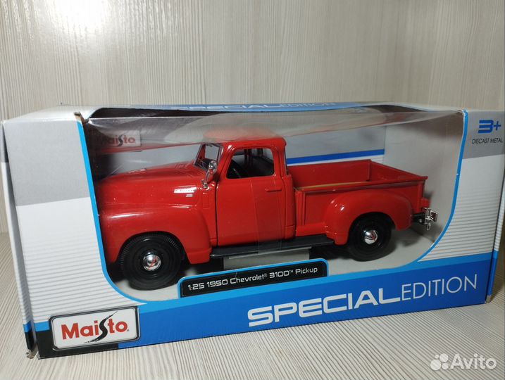Maisto 1:24 Ford F-1 Chevrolet 3100 pickup