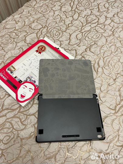 Чехол на Айпад