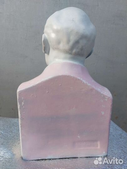 Очень большой бюст Ленина