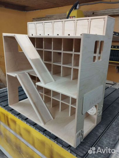 Парковка для машинок, кукольный домик