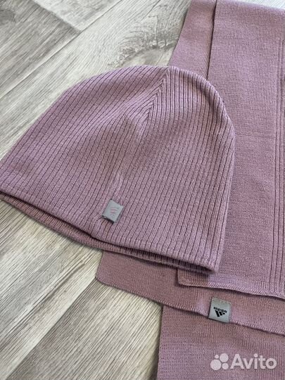 Женская шапка и шарф