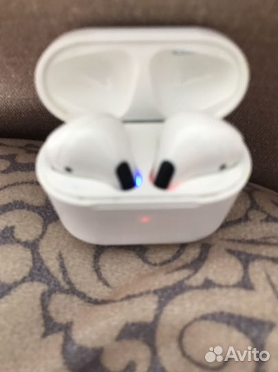 Беспроводные наушники apple airpods