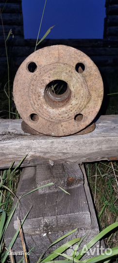 Тройник чугуннй