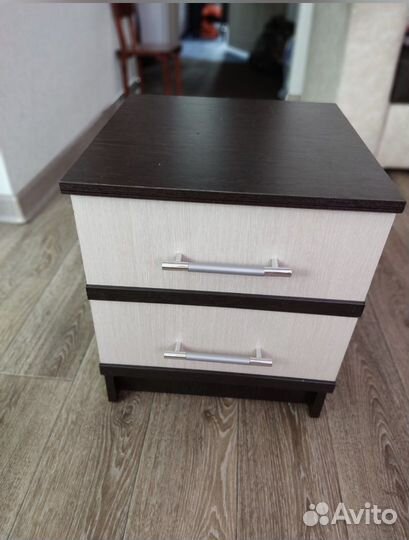 Тумба прикроватная