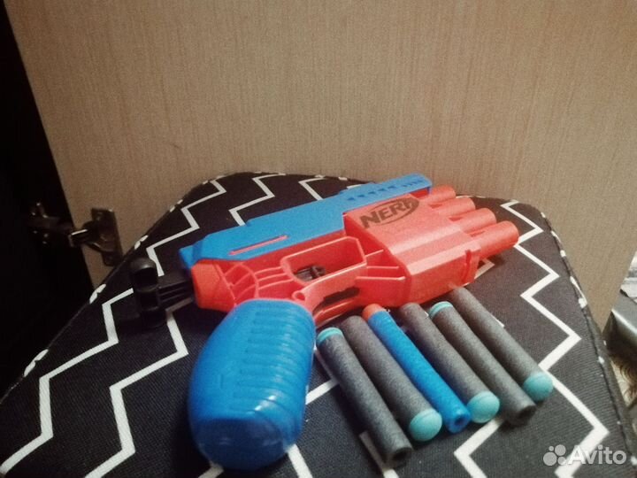 Детский игрушечный пистолет nerf