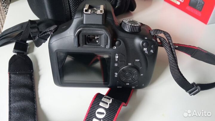 Зеркальный фотоаппарат canon EOS 4000D