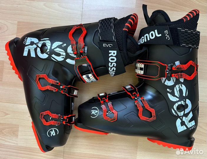 Горнолыжные ботинки Rossignol р.42-43