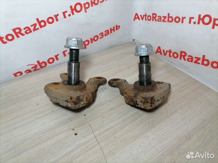 Цапфа задняя Renault Scenic 1