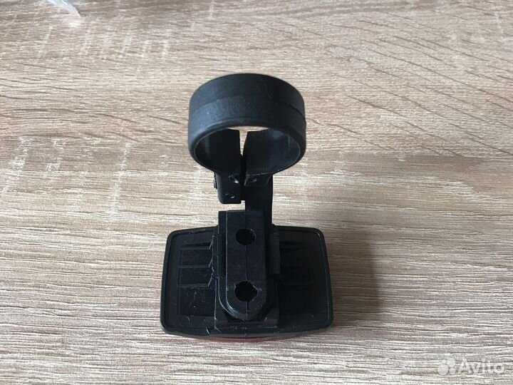 Светоотражатель красный на велосипед