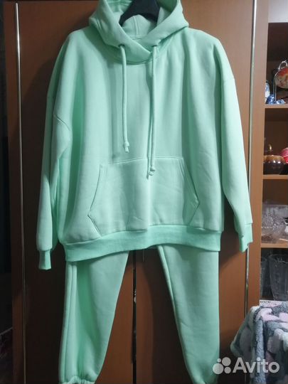 Спортивный костюм женский