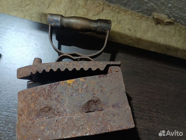 Утюг чугунный старинный