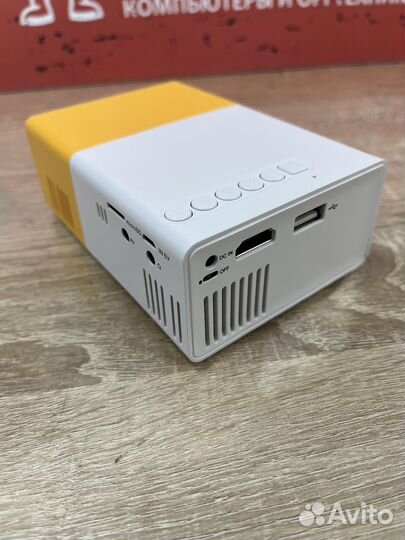 Мини проектор LED Projector новый
