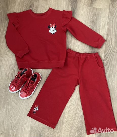 Костюм на девочку 3-4 года и кеды gulliver 26 р-р
