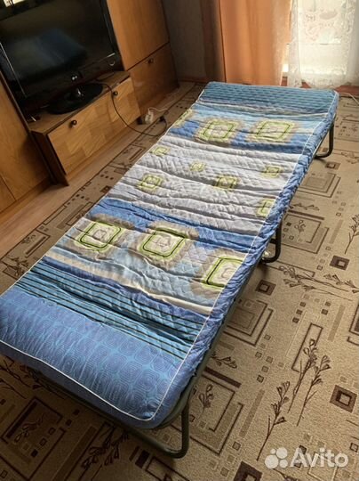Раскладушка с матрасом